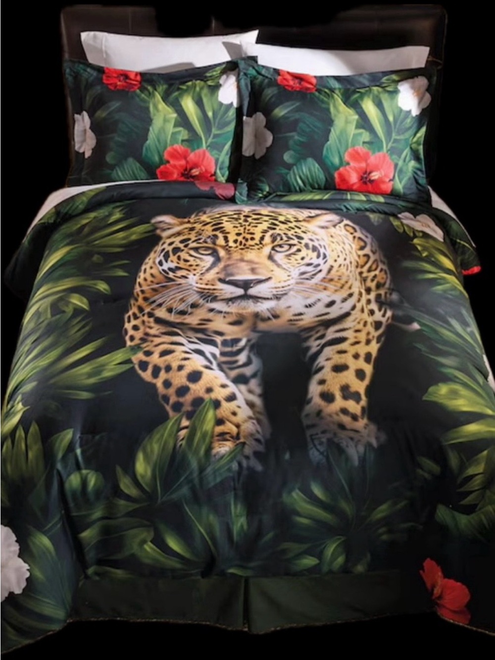 Tropical Leopard Print Comforter Set in Green